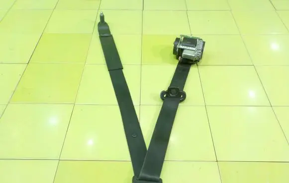 Opel Combo D Front seatbelt 057171 BEZPIECZENSTWA