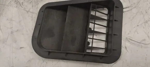 Hyundai Tucson JM Quarter panel pressure vent 9751017000