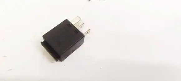 Volkswagen PASSAT B6 Other relay 7M0951253C
