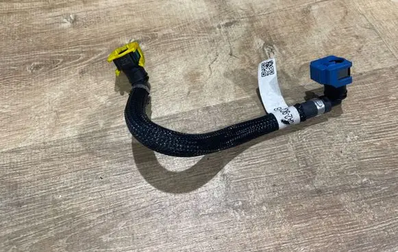 Land Rover Range Rover Velar Fuel return line/hose M8A29C330BB
