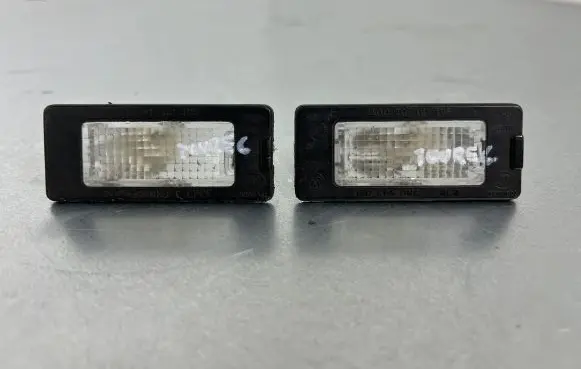 Volkswagen Touareg II Number plate light 5N0943021