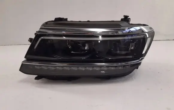 Volkswagen Tiguan Headlight/headlamp