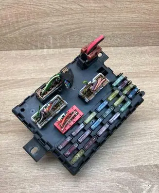 Lancia Lybra Fuse module 46776086 A223
