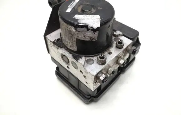 Ford Focus ABS Pump BV612C405AK Av612b389ab