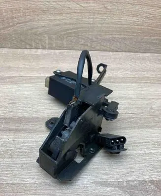 BMW 5 E39 Tailgate/trunk/boot lock/catch/latch 8384069 8238469