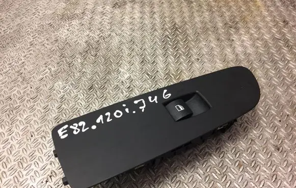 BMW 1 E81 E87 Electric window control switch 9163001