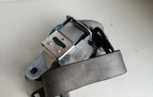 KIA Carens II Third row seat belt 89810201D030