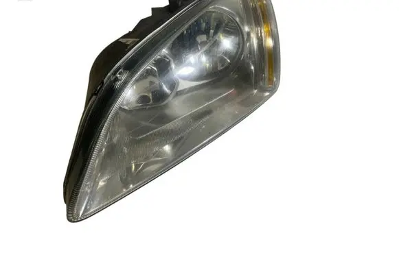 Ford Focus Headlight/headlamp M5113N060A