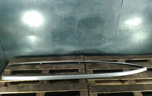 Toyota Avensis T270 Roof bar rail