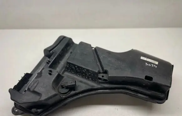 Mercedes-Benz GLE (W166 - C292) Windshield washer fluid reservoir/tank 1668600700 A1668600700