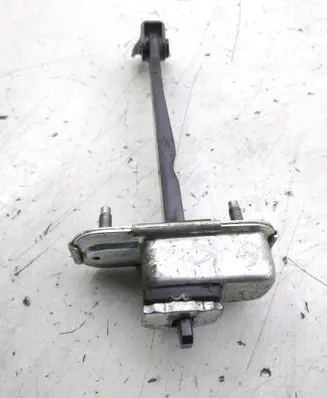 Hyundai i40 Rear door check strap stopper