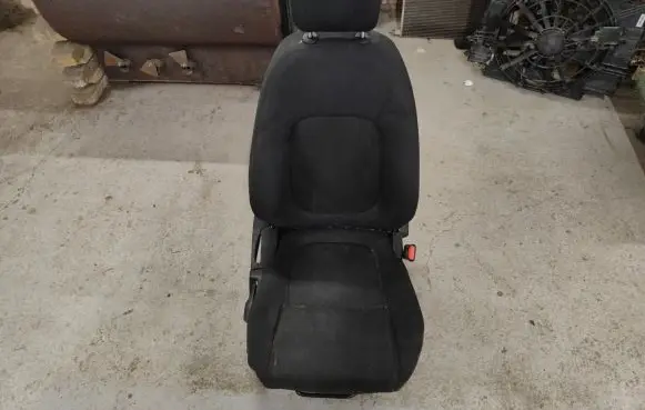 Jaguar XE Front passenger seat 