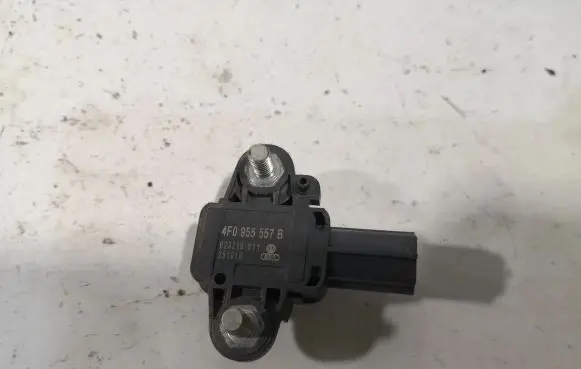 Audi A6 S6 C6 4F Airbag deployment crash/impact sensor 4F0955557B