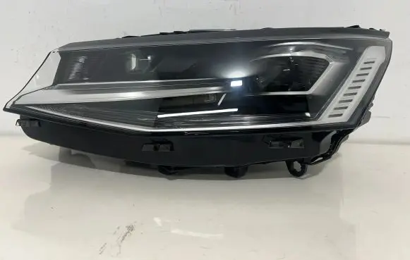 Volkswagen Transporter - Caravelle T7 Headlight/headlamp 7T1941081A