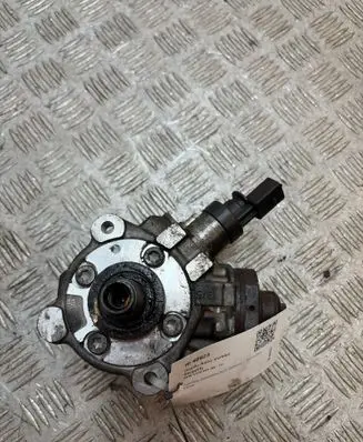 BMW 3 E90 E91 Fuel injection high pressure pump 7797874