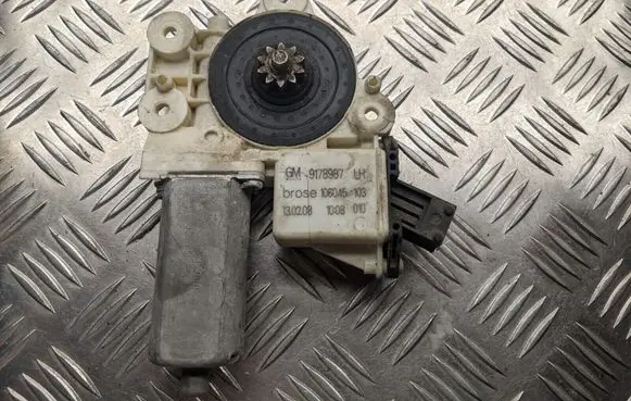 Opel Signum Front door window regulator motor 106045103