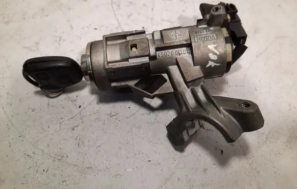 Toyota Yaris Ignition lock 450200D01