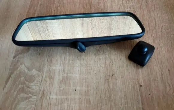Rear view mirror (interior)