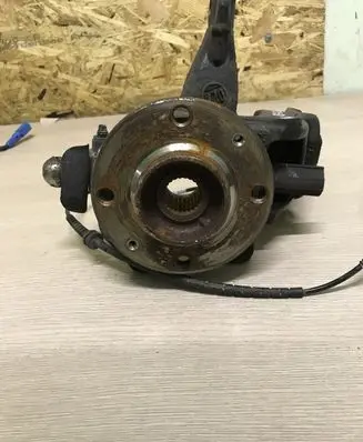 Citroen C4 Cactus Front wheel hub