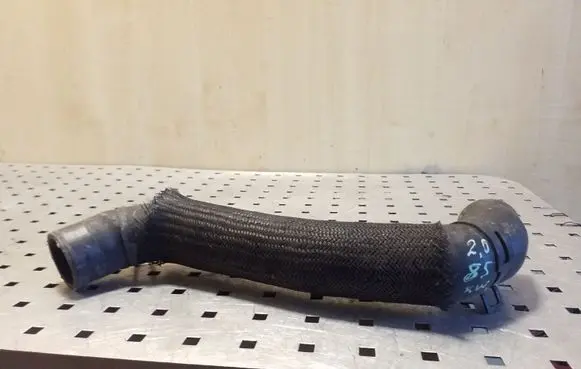 Engine coolant pipe/hose