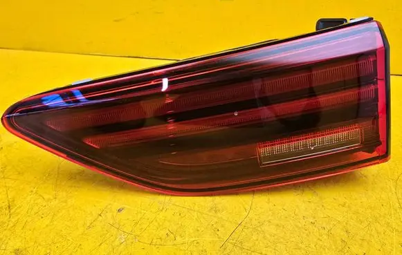 Volkswagen Golf VIII Rear/tail lights 5H0945094H