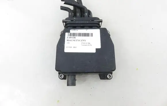 Volkswagen PASSAT B6 Electromagnetic valve 3C0906625