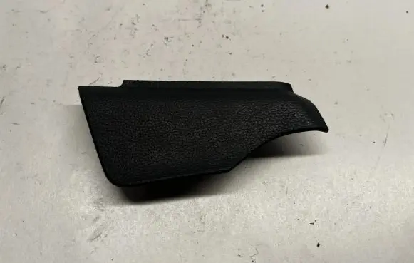 Ford Mustang VI Dashboard glove box trim FR3B63044F47A