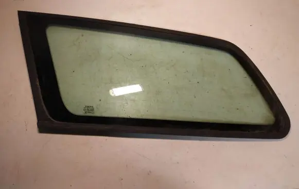 Volvo V50 Rear side window