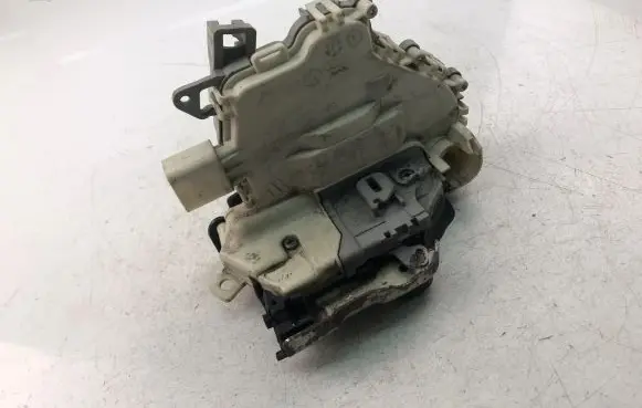 Audi A5 8T 8F Coupe door lock (next to the handle) 8J1837015C