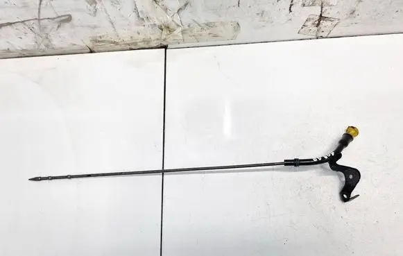 Peugeot 207 Oil level dip stick 