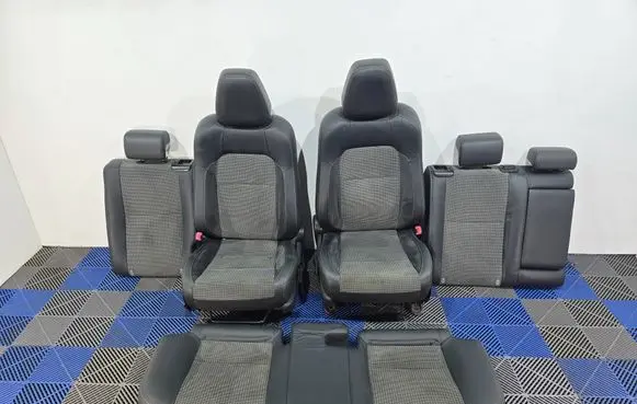Toyota Auris E180 Seat set