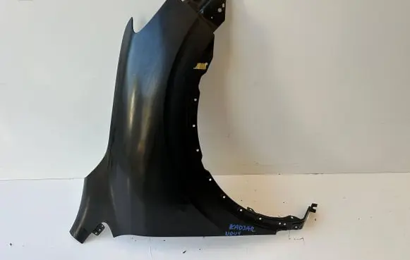 Renault Kadjar Fender 631000193R