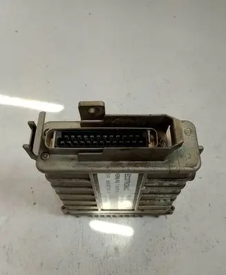 Volkswagen Golf III Engine control unit/module 893907383B