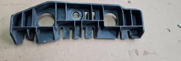 Fender mounting bracket