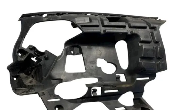 Volvo V60 Front bumper mounting bracket 31323841