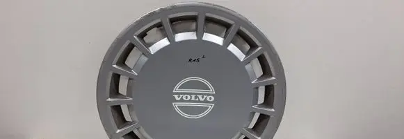 Volvo 760 R15 wheel hub/cap/trim 1392530 11252