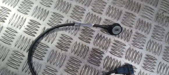 Audi A4 S4 B5 8D Detonation knock sensor 054905377G 5WM1512