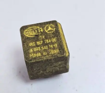 Mercedes-Benz A W168 Other relay A0025421419 4R000779400