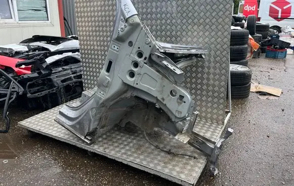 Opel Vivaro Front quarter panel