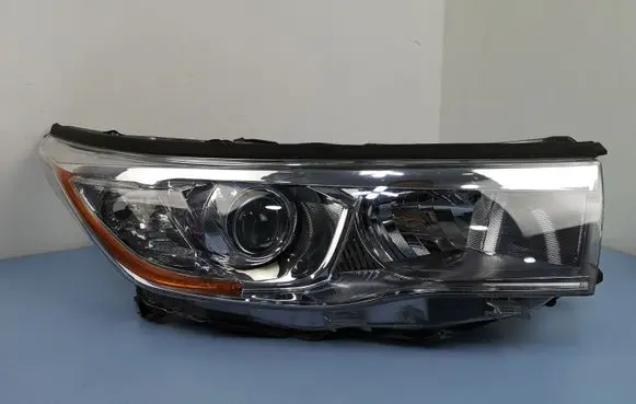 Toyota Highlander XU50 Headlight/headlamp 811100E250 TY1257A011R