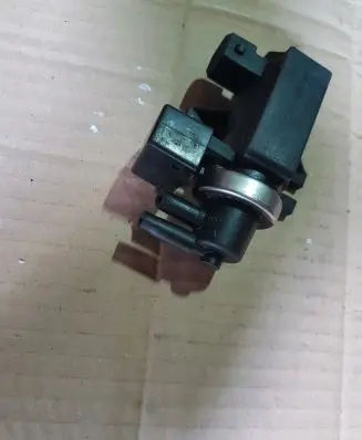 BMW 5 E60 E61 Turbo solenoid valve 72279600