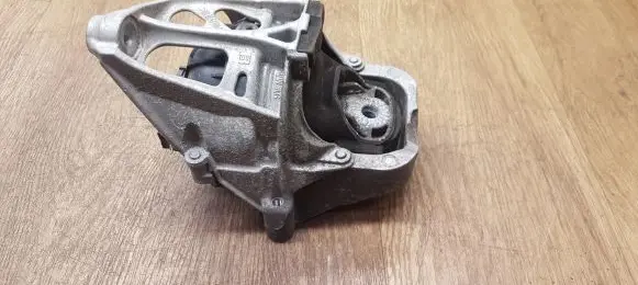 Audi Q5 SQ5 Engine mount bracket 4M0199371M