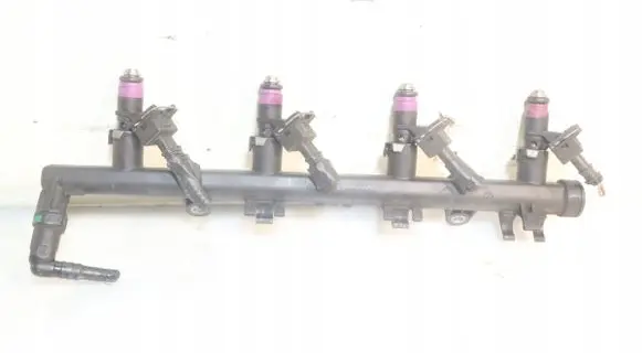 Renault Megane II Fuel main line pipe