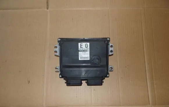 Suzuki Swift I Radio/CD/DVD/GPS head unit 3392072K01