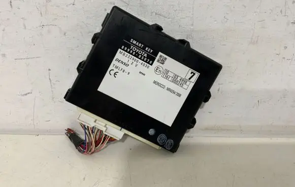 Toyota Avensis T270 Other control units/modules 8999005070
