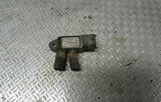 Renault Koleos I Exhaust gas pressure sensor 0281002772 8200469905 8200198985