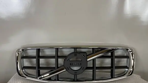 Volvo XC70 Front bumper upper radiator grill 31323007