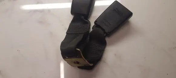 Lexus IS 200-300 Rear seatbelt buckle 7H4370 C033402