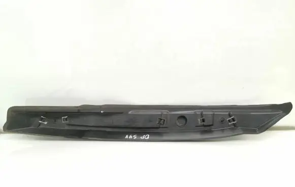 Skoda Fabia Mk3 (NJ) Fender end trim 6V0821112