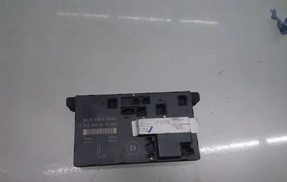 Mercedes-Benz E W211 Door control unit/module 2118200326